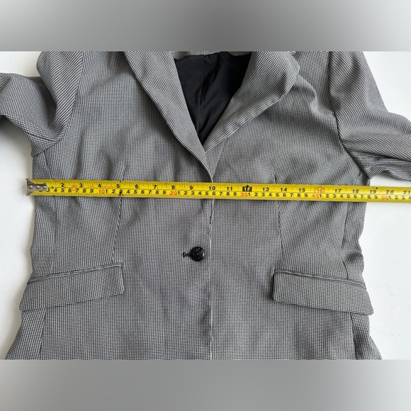 Lila Rose - Fine Houndstooth Blazer - Black & White - Size Large - Picture 8 of 9